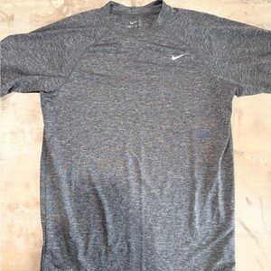 Nike Men’s Heather Gray Short-Sleeve Dri-FIT Shirt